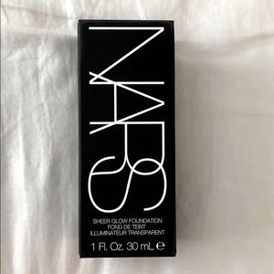 UNUSED Nars sheer glow foundation